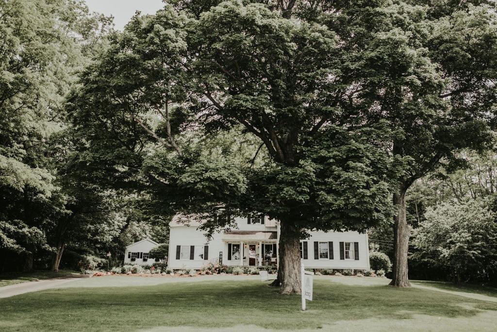The Bond 1835 Hotel Сканителис Екстериор снимка